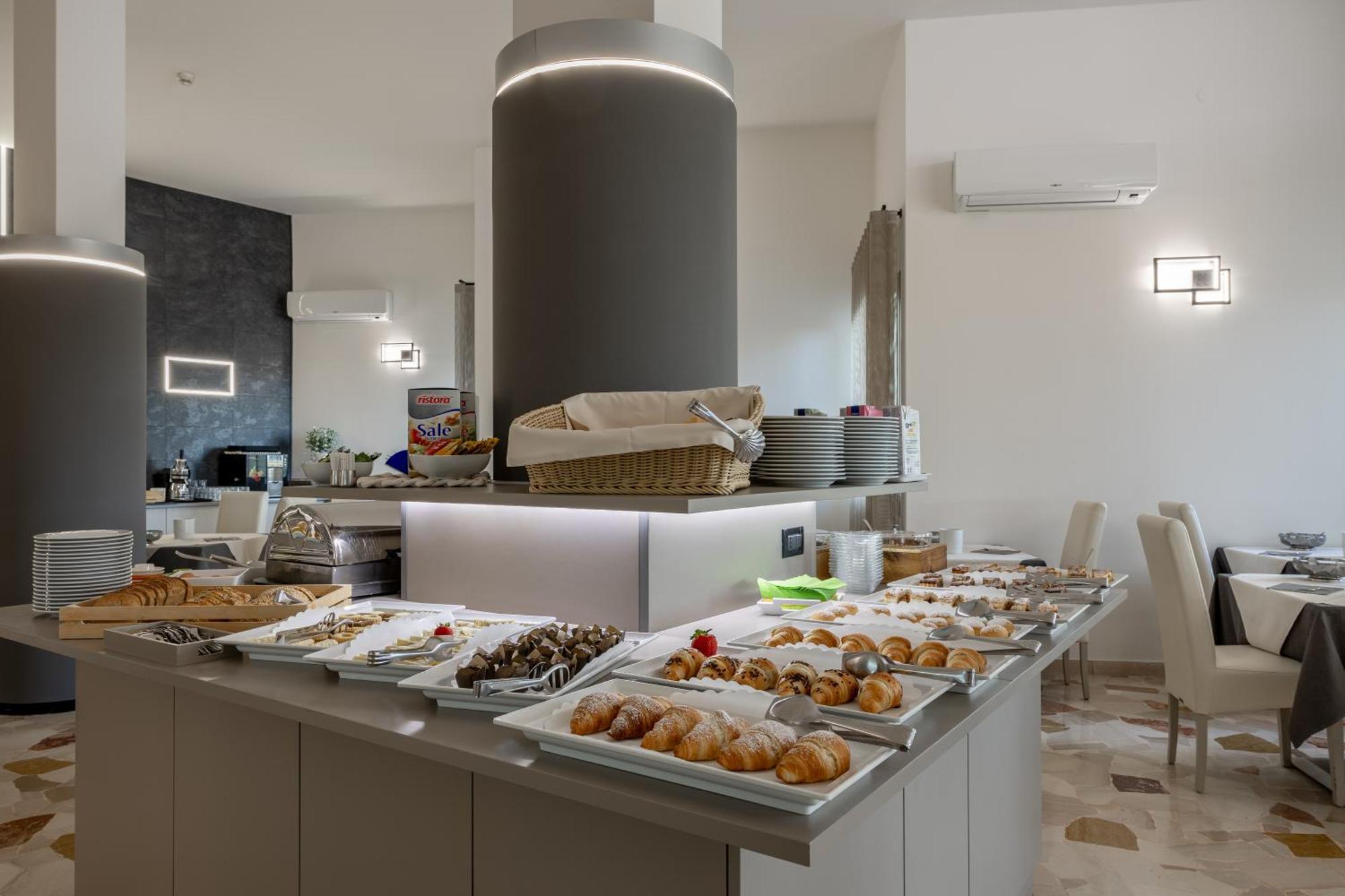 Hotel Continental Caorle Esterno foto