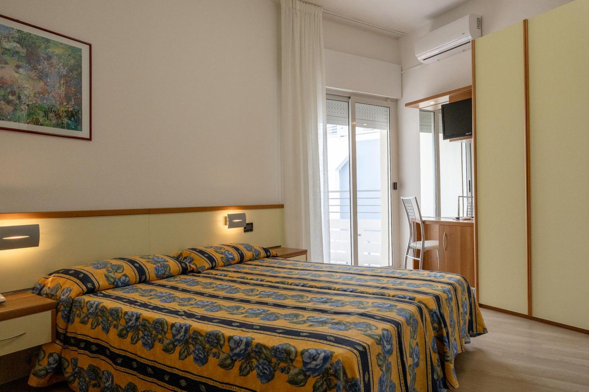 Hotel Continental Caorle Esterno foto